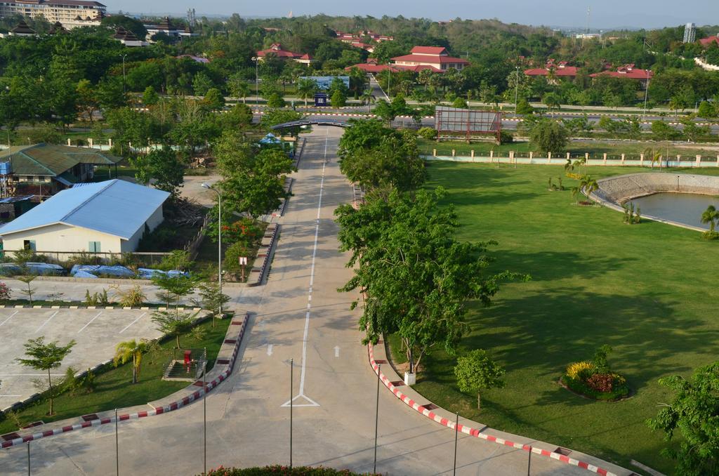 Myat Nan Yone Hotel Naypyidaw Екстериор снимка