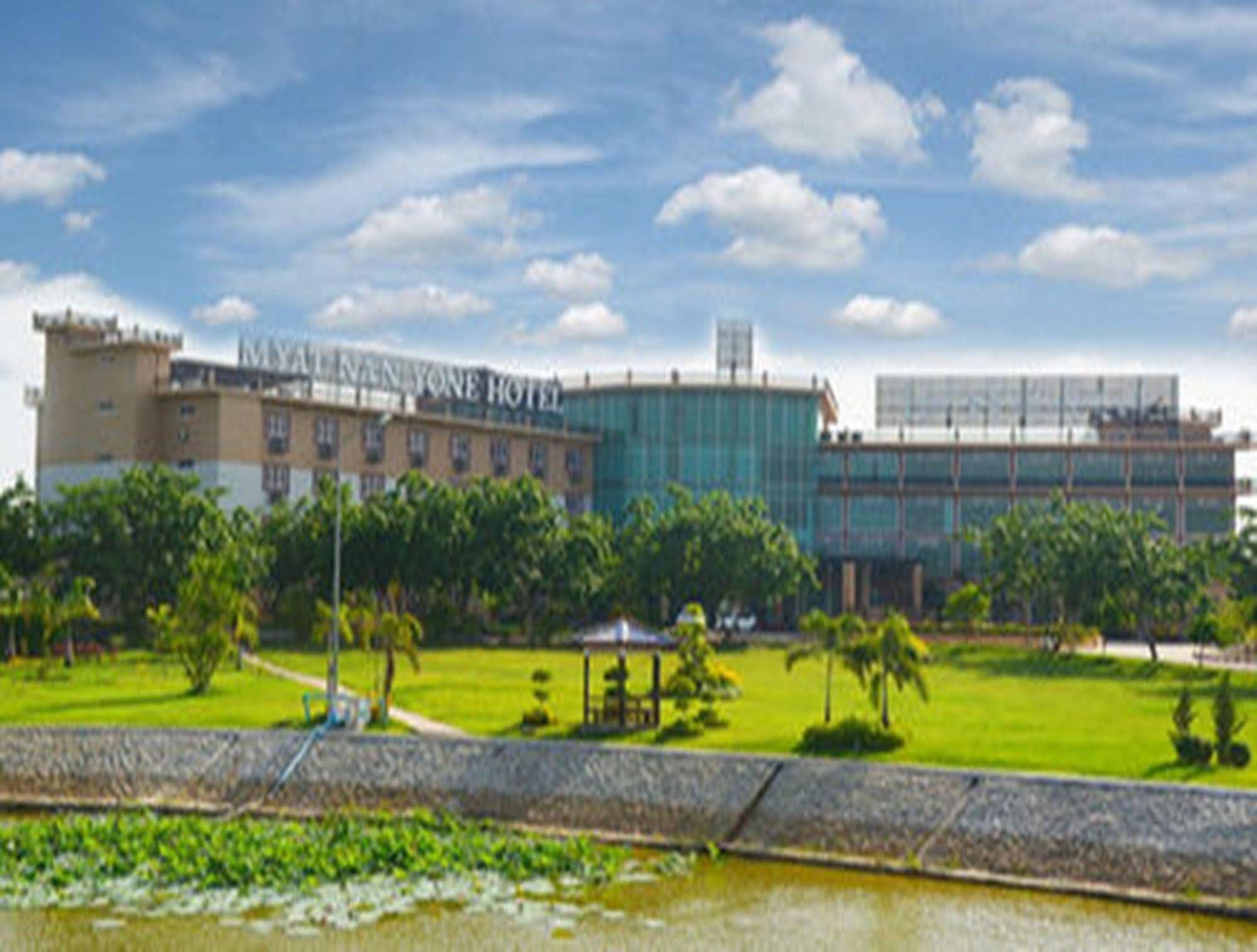 Myat Nan Yone Hotel Naypyidaw Екстериор снимка